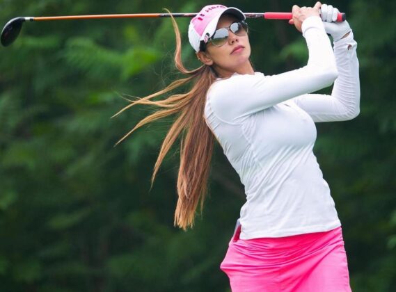 Top 10 Beautiful And Hottest Female Golfers 2024 