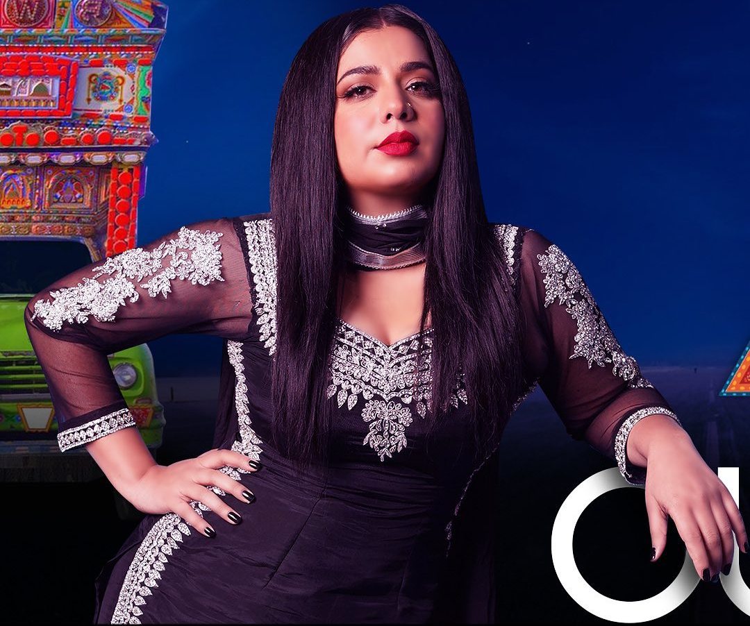 Top 10 Beautiful Hottest Punjabi Female Singers In 2023   Jasmine Sandlas 3 